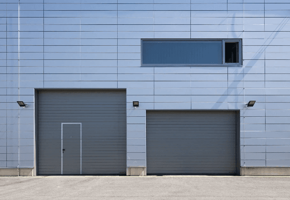 Portes de garage façade industrielle