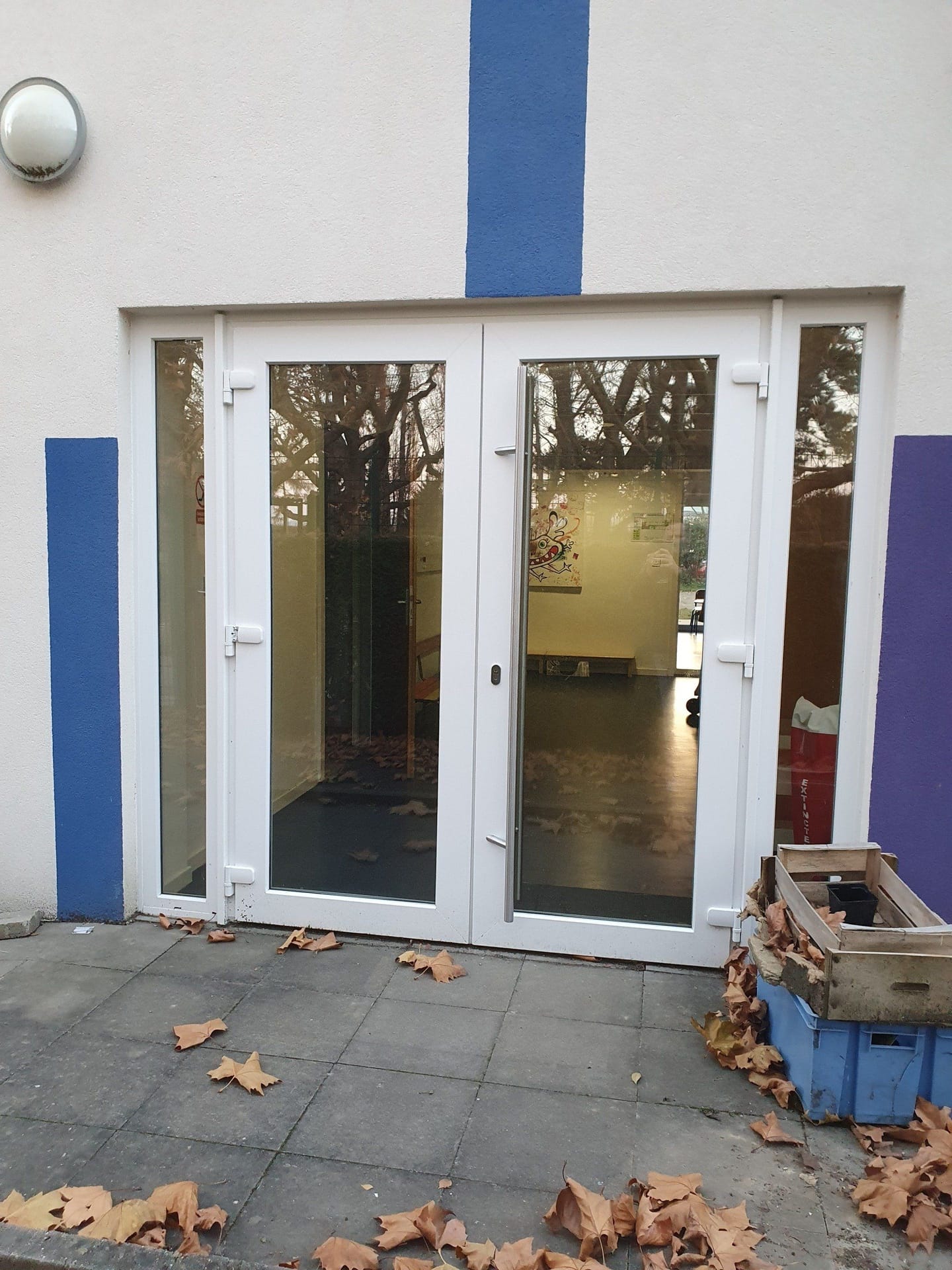 Porte d'entrée aluminium design à vitrage